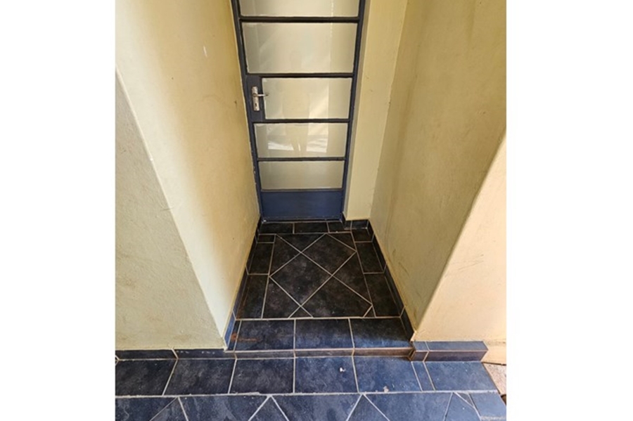 To Let 2 Bedroom Property for Rent in Geelhoutpark North West